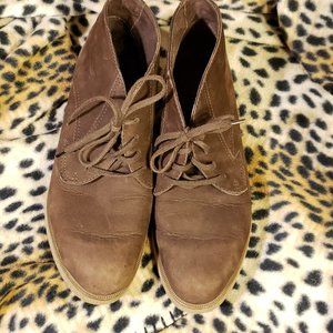 Clark's women's suede ankle booties, size 8 USA